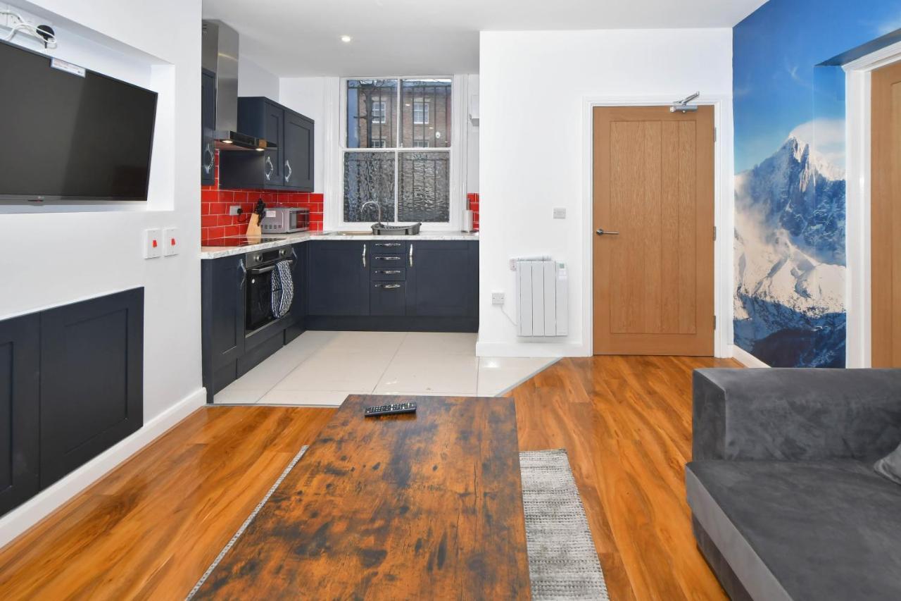 Stoke-on-Trent Westport Road 아파트 외부 사진
